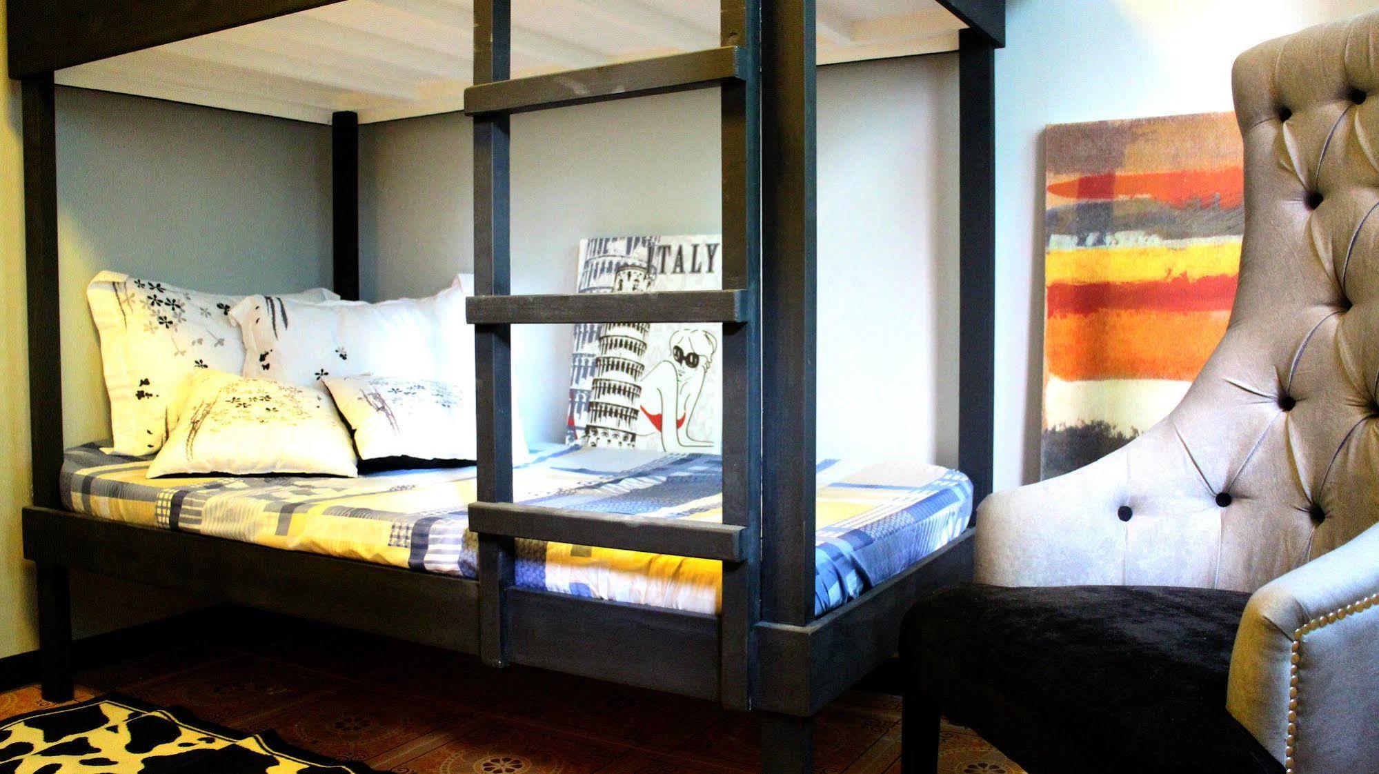 Urban Hostel Pasig City Ngoại thất bức ảnh